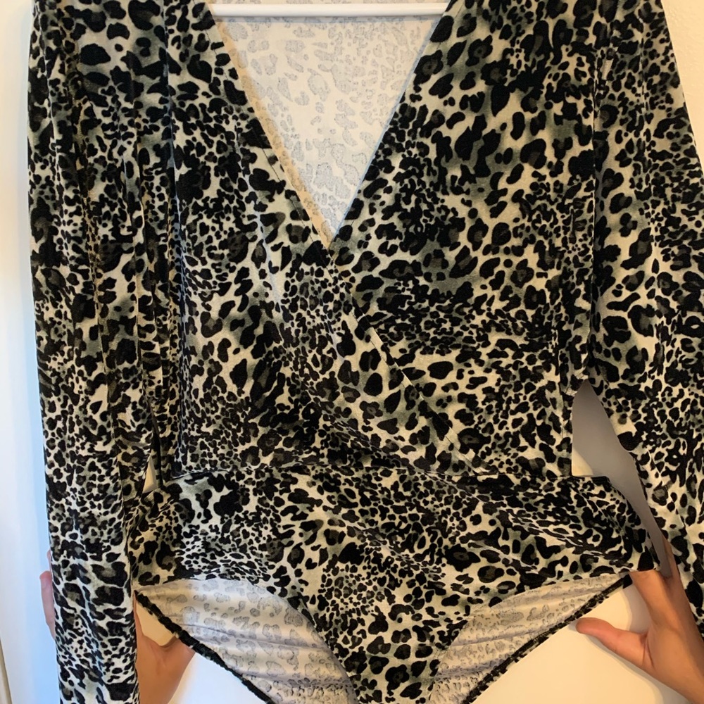 BRAND NEW long sleeve bodysuit